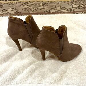 Woman stellito short booties